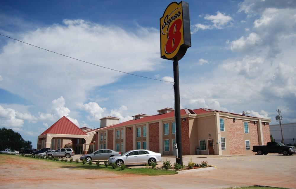Super 8 By Wyndham Oklahoma City Exterior photo