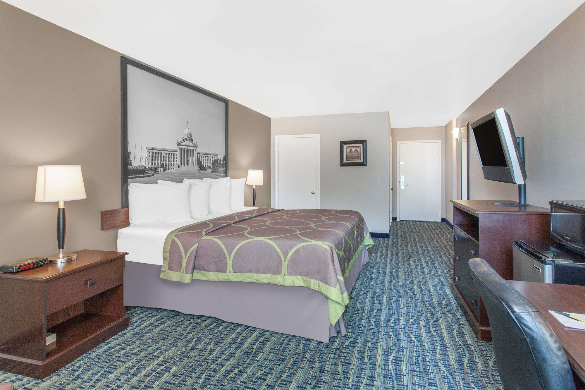 Super 8 By Wyndham Oklahoma City Exterior photo